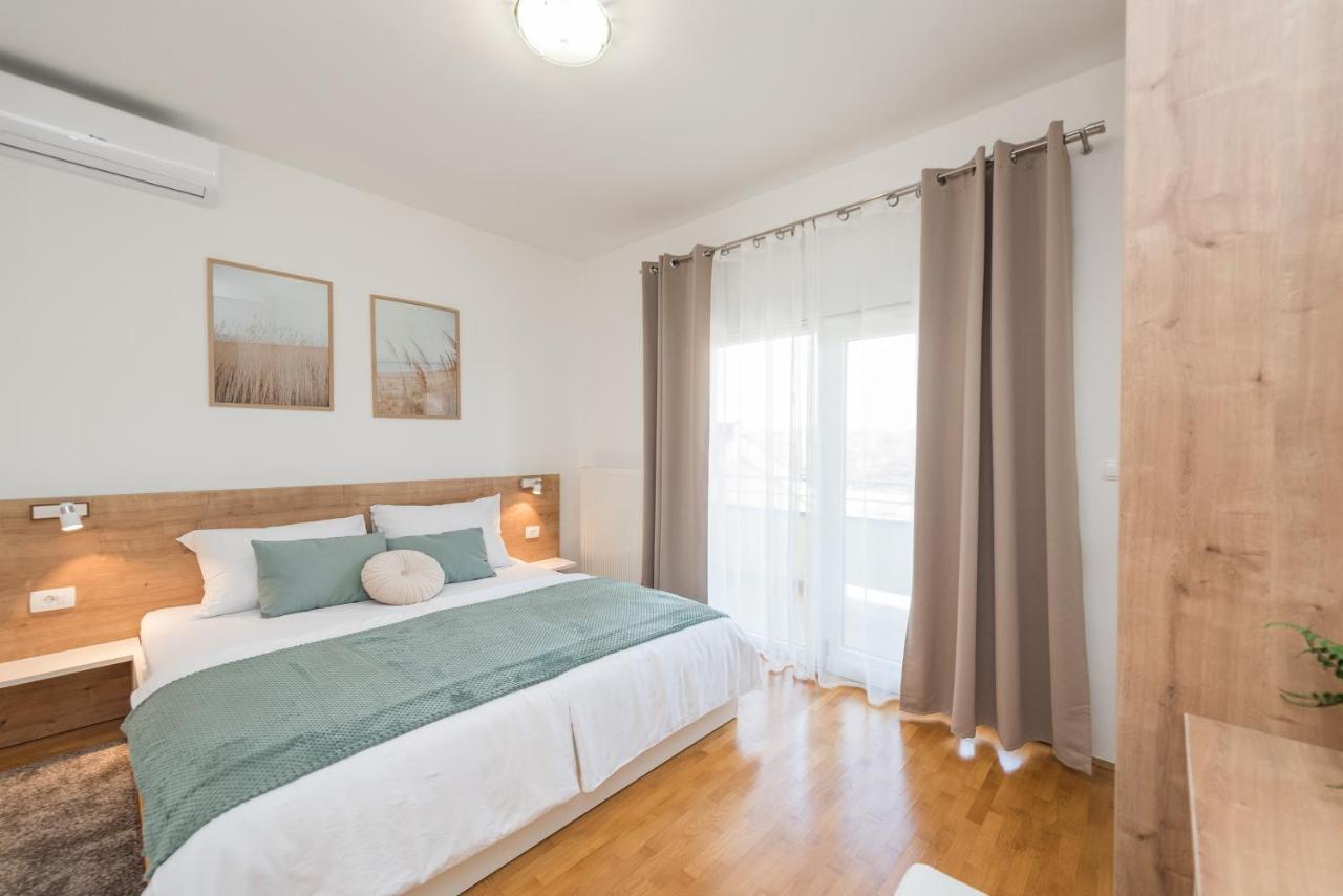Apartment Petra S Bazenom, Rostiljem I Parkingom