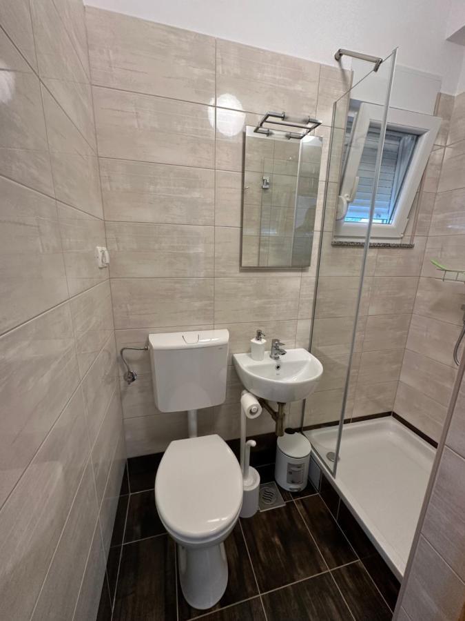 Petra S Bazenom, Rostiljem I Parkingom Apartment Zadar
